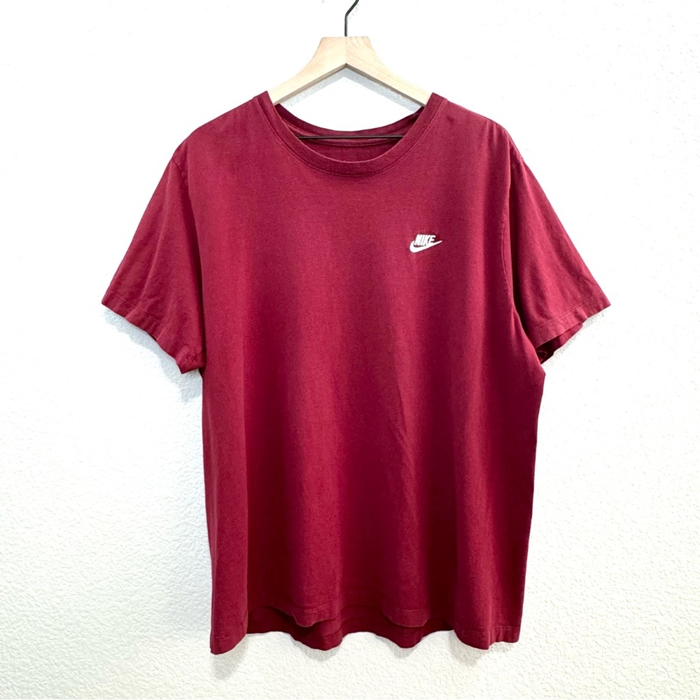 3/$20 Nike Burgundy Logo T-Shirt Men’s XL